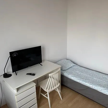 Apartment Metro Targowek Mieszkaniowy *