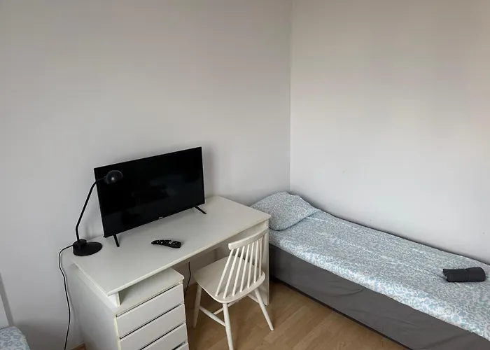 Apartment Metro Targowek Mieszkaniowy *